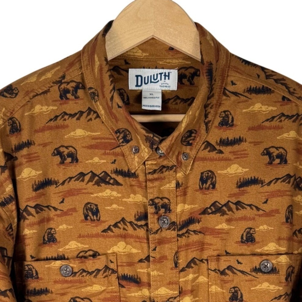Duluth Trading Co Relaxed Fit Bear Mountain Print Shirt Men XL Button Down Brown - Picture 2 of 7